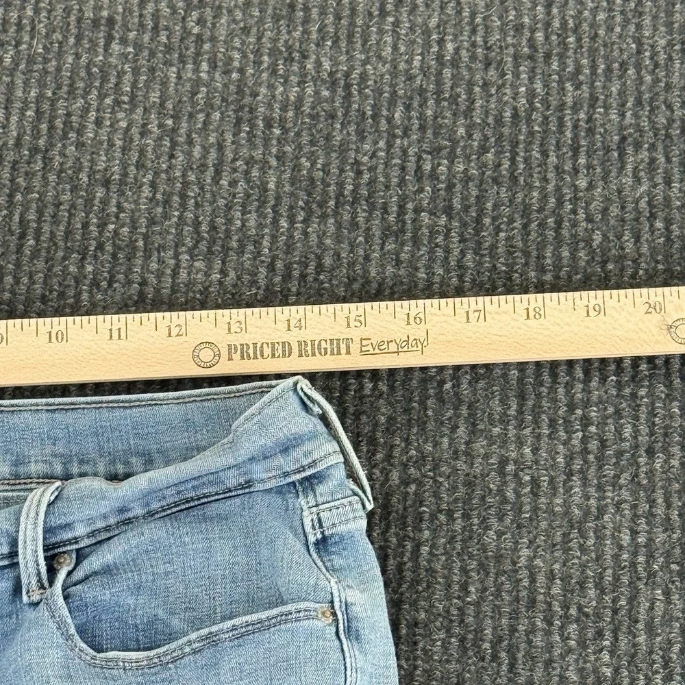 Levi's 505 Straight Leg Women's Size 12M W31 x L32 Light Wash Stretch